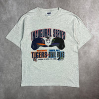 1998 Detroit Tigers “Inaugural Series” Graphic T-Shirt Large